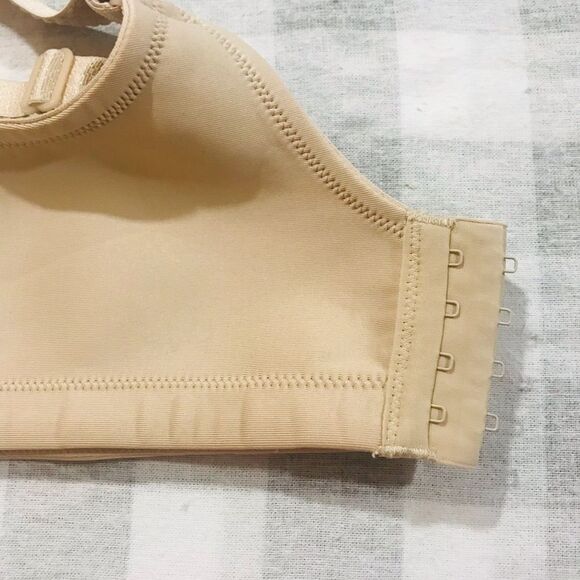 Two Vanity Fair Bras Size 42D. Handle of two Bras. - Picture 5 of 12